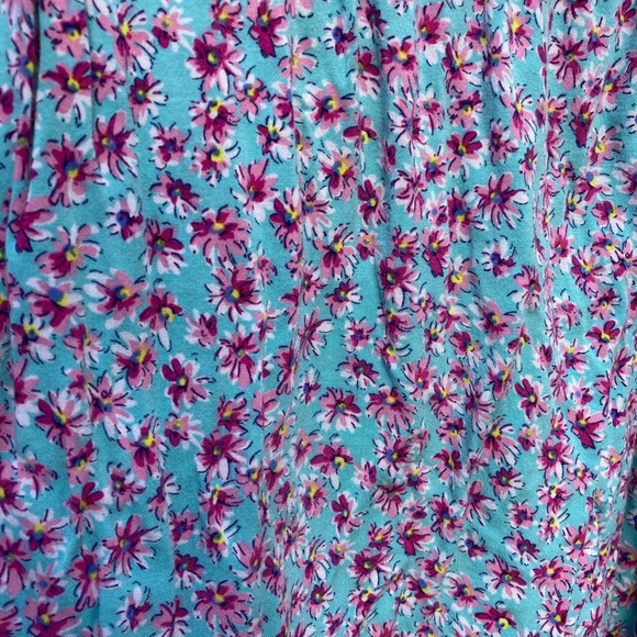 mini skirt - Picture 3 of 4